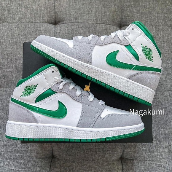 🌲 Nike Air Jordan 1 mid white grey pine green shoes 🌲 (big kids) - Picture 3 of 4